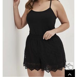 TORRID EMBROIDERED SHORT - MESH BLACK